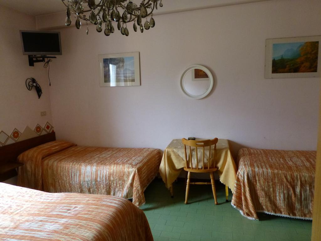 Hotel Beau Sejour Giampietro Andrea Sarre Quarto foto