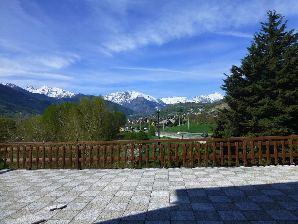 Hotel Beau Sejour Giampietro Andrea Sarre Exterior foto